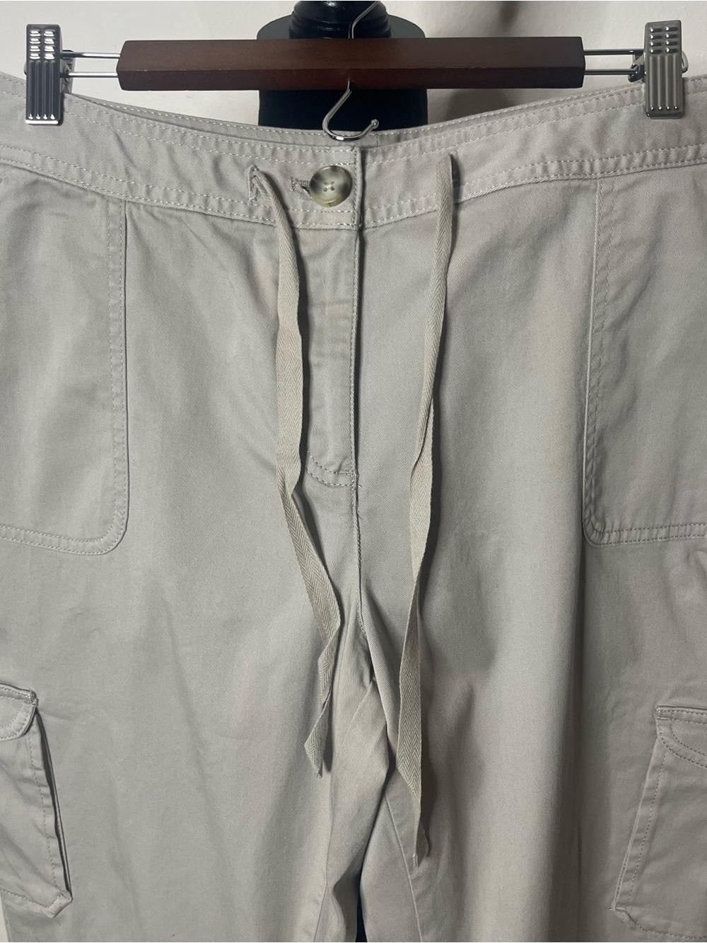 L.L.‎ Bean Women’s Favorite Fit Khaki High Rise Roll Tab Cargo Pants Sz 14 - Picture 4 of 10